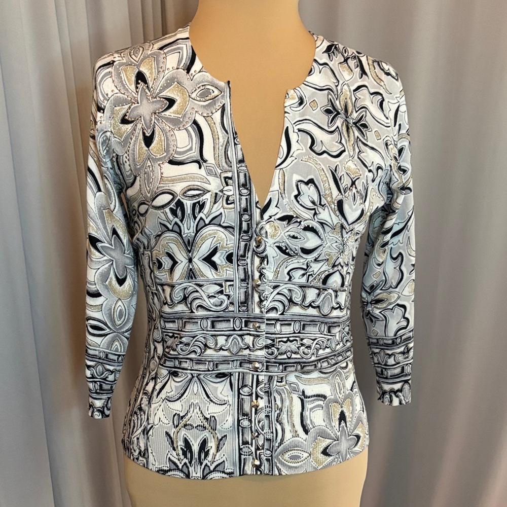 White House | Black Market Women's Snap Closure Lightweight Cardigan